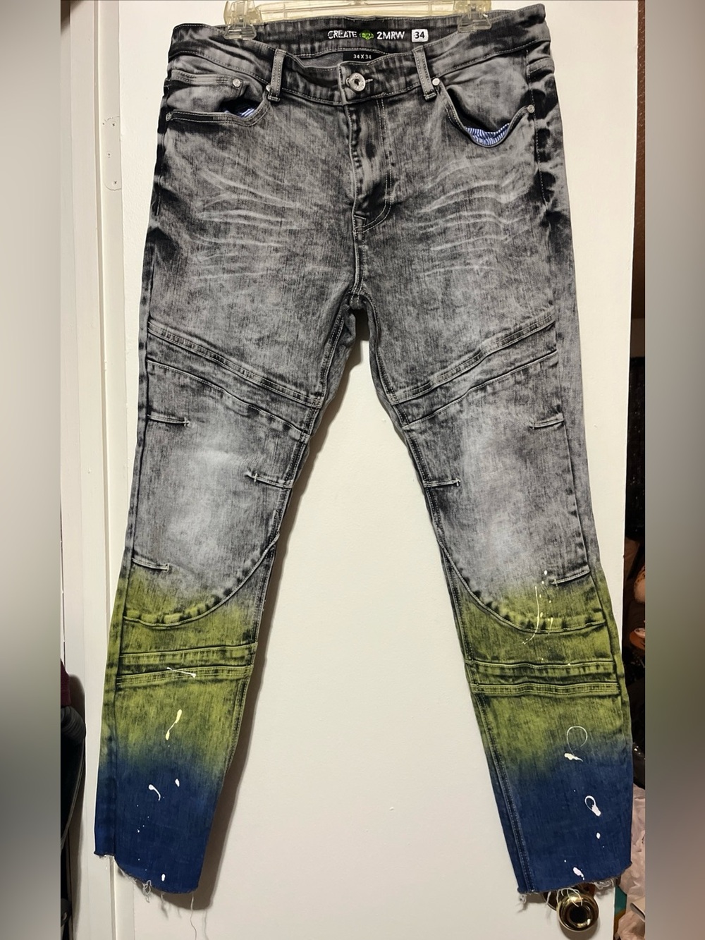 CREATE 2MRW Men’s Slim-Straight Washed Gray Jeans with Dip-Dye Paint